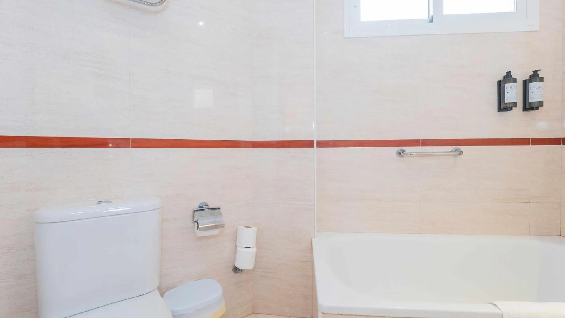 Nuevo Con Piscina Y Parking En La Playa Apartment Torre de Benagalbon